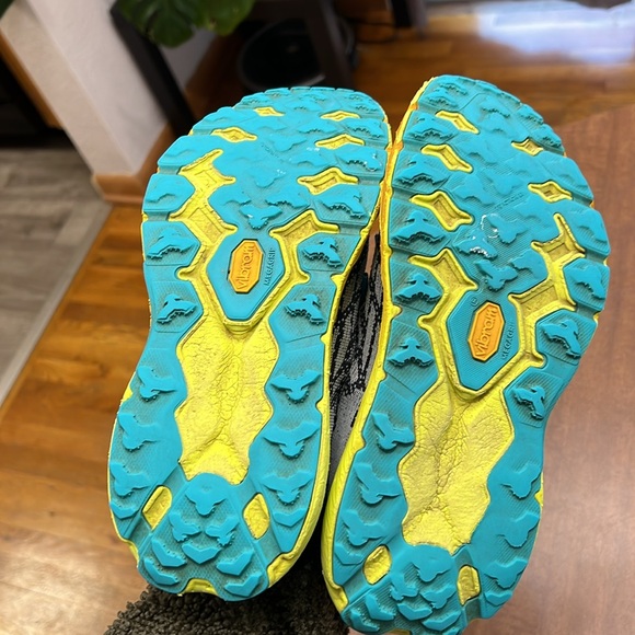 HOKA women’s Speedgoat 5 Code Sneakers size 7.5B - Picture 7 of 8